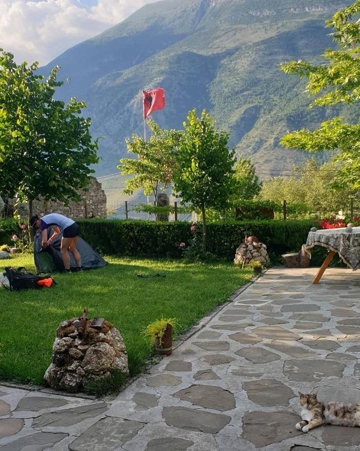 Bujtina Peshtan Guesthouse&Camping Tepelene Eksteriør bilde