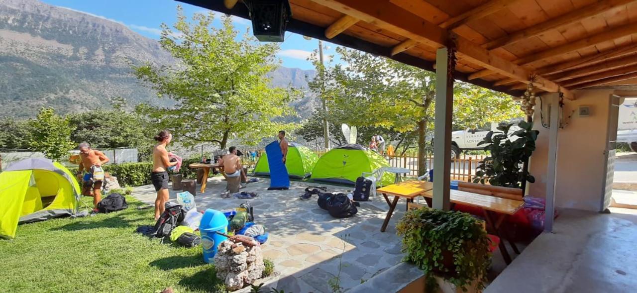 Bujtina Peshtan Guesthouse&Camping Tepelene Eksteriør bilde