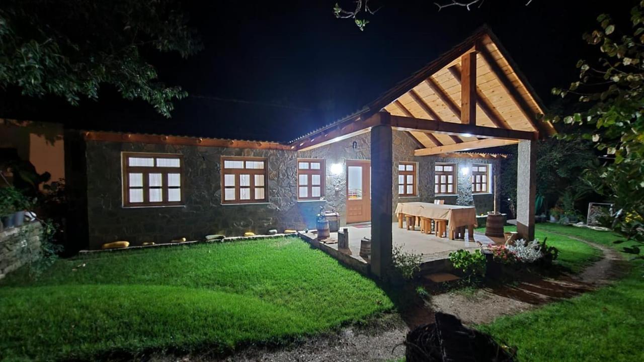 Bujtina Peshtan Guesthouse&Camping Tepelene Eksteriør bilde