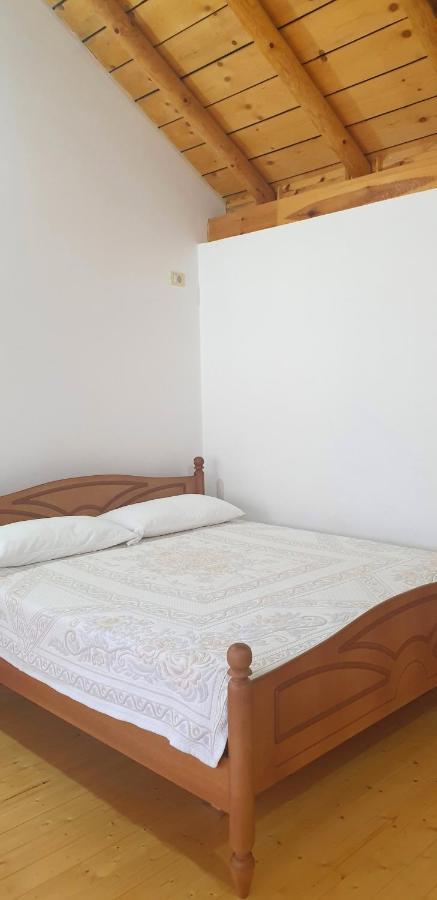 Bujtina Peshtan Guesthouse&Camping Tepelene Eksteriør bilde